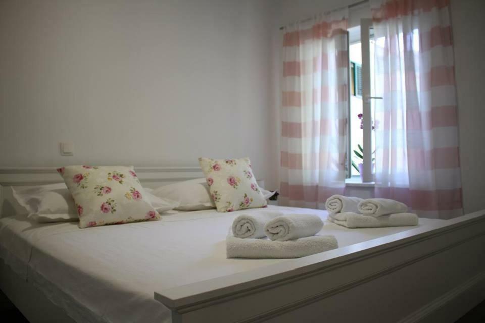 Apartments Holiday 바스카보다 외부 사진