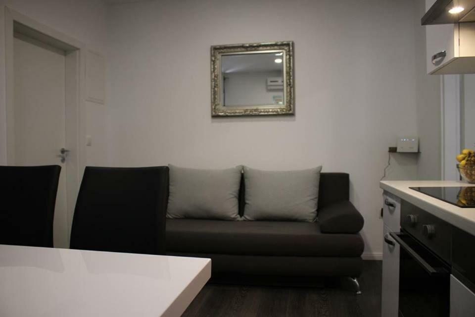 Apartments Holiday 바스카보다 외부 사진