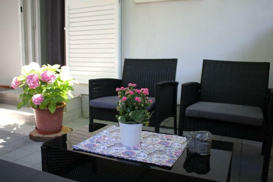 Apartments Holiday 바스카보다 외부 사진