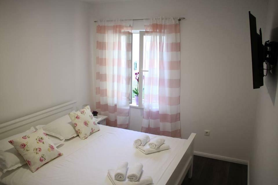 Apartments Holiday 바스카보다 외부 사진