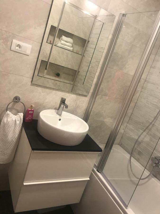Apartments Holiday 바스카보다 외부 사진