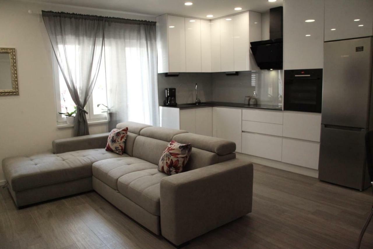 Apartments Holiday 바스카보다 외부 사진